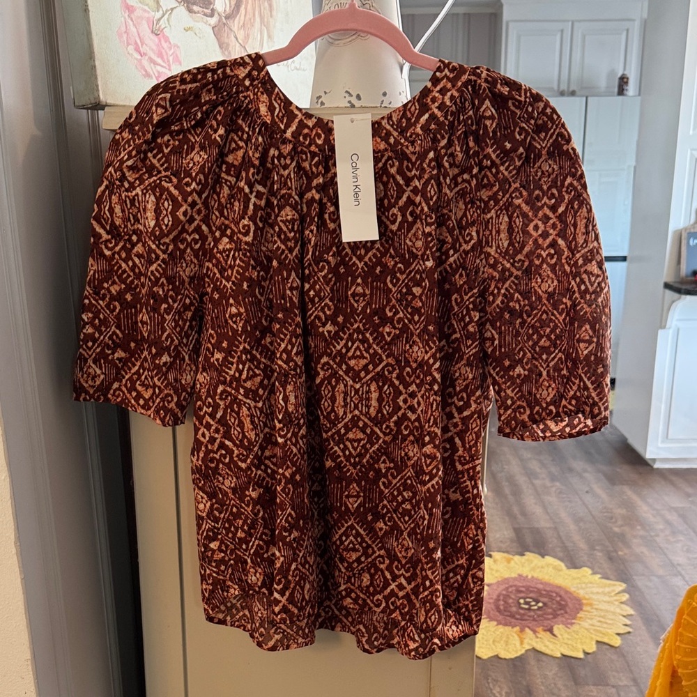 Calvin Klein Burgundy Geometric Short-Sleeve Blouse